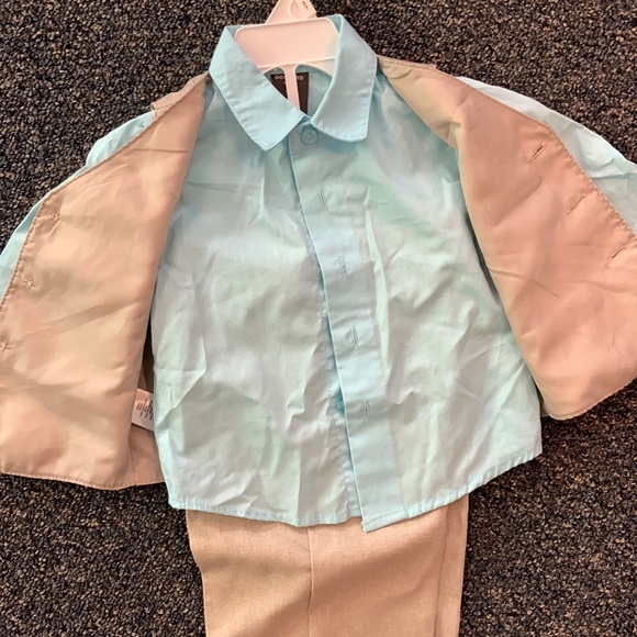 Dockers Beige Suit with vest and blue shirt - 18 month - Picture 3 of 6